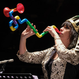 Zoe Saxoflute